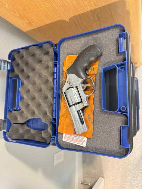 Smith &amp; Wesson Mod 686-6 Stainless 3"bbl