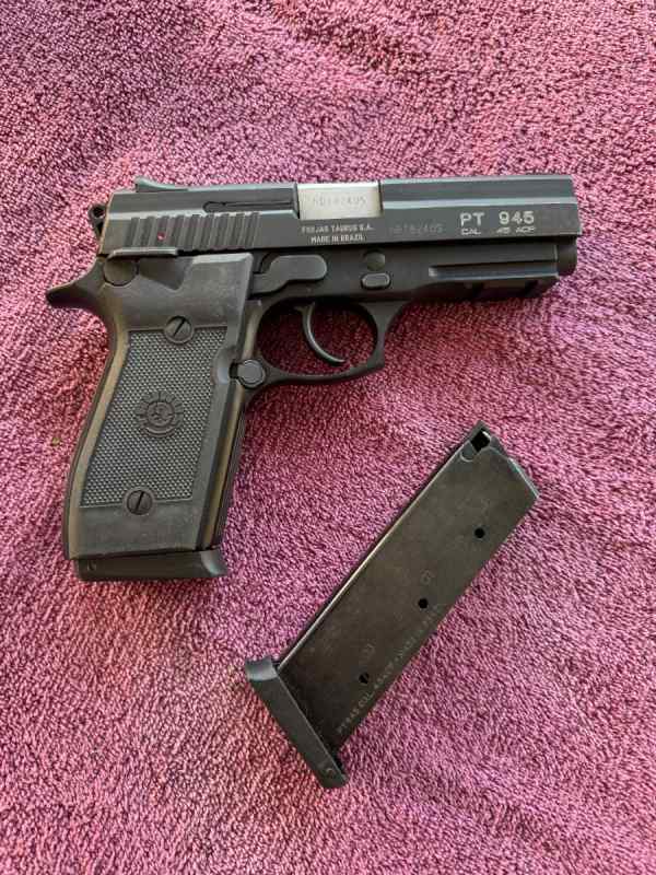 Taurus PT945. Don Hume Holster